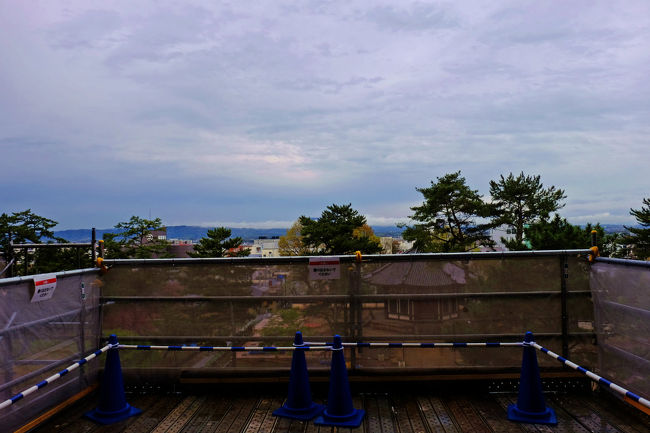 張り出し　展望台も兼ねて<br /><br />　無論　工事用に作られているのを利用