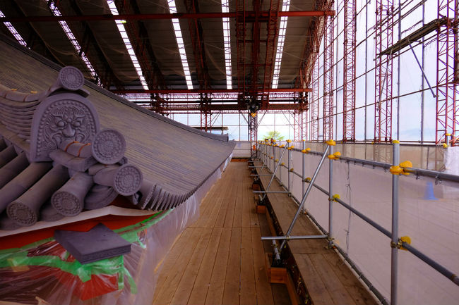 写したかな　四カ所あるので。。<br /><br />　軒瓦も飛鳥時代より進んだ形です。<br /><br />　　飛鳥時代は　軒先のふくらみは有りません