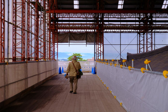 突き当りが　臨時展望台