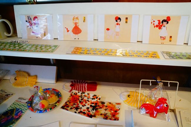 途中の金魚休憩所のギャラリー<br /><br />金魚グッズが置いてる