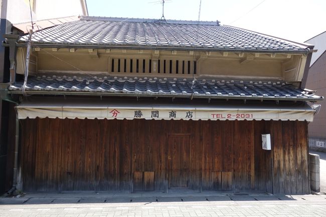 昔よりの家もそのまま残ってる