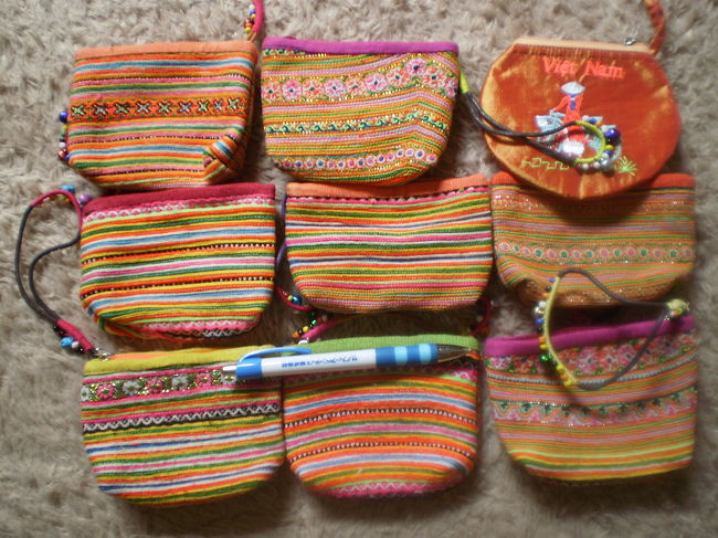 全部で８個　右上　一個はおまけ。高そうなおまけ。<br /><br />価格交渉は失敗の勲章になる。