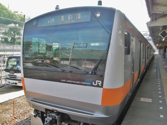 青梅からこの電車で軍畑（いくさばた）へ向かいます。