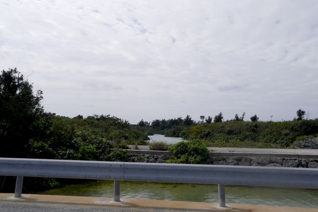 下地島と伊良部島の間は狭い入江が入り組んでいる