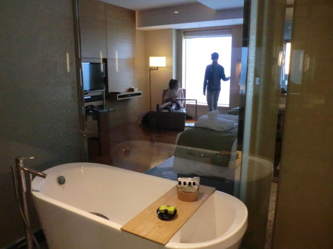 お風呂<br /><br />もちろんカーテンあります。