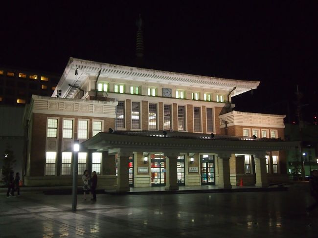 観光案内所？も電気付いてます