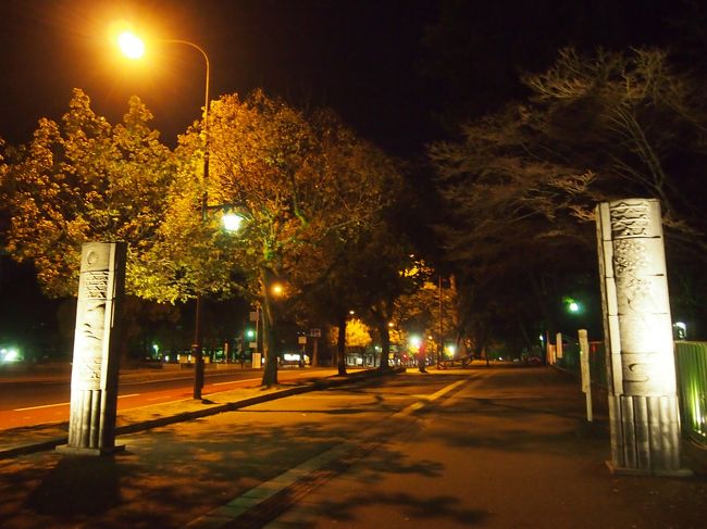 大通りをホテル方面へ歩きます。