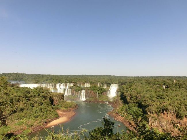 昨日の悪魔の喉笛に比べたら迫力は少し劣るけど、イグアナの滝はほんまに大小様々な大きさからなっているんやなと感じることができた