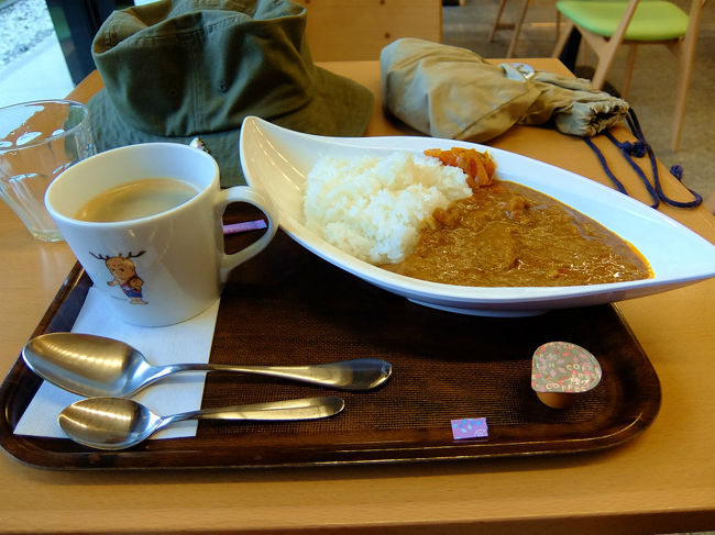一日　限定数量の　カレー　限定に弱いですね<br /><br />　　　良い味してる、、なんの肉？　<br /><br />　　　コーヒーも、、これなら、
