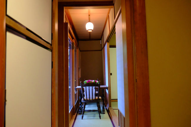 その廊下も