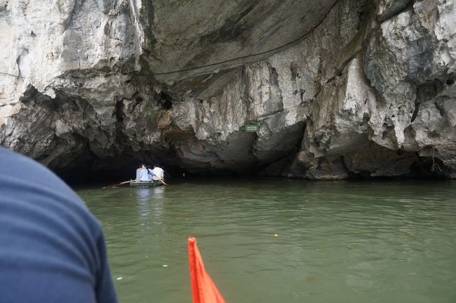 さあ、いよいよ洞窟です。