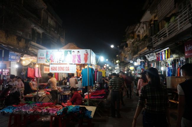 週末に開かれるナイトマーケット。