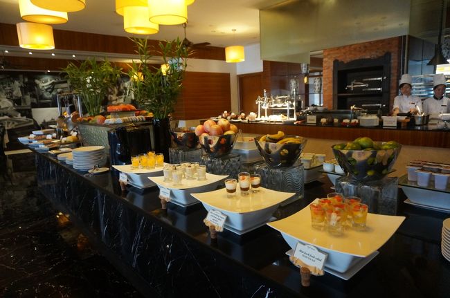 さえ、翌朝。<br />朝食はクラブラウンジでもレストランでもとることが出来ます。<br />1泊だけだったので、レストランでとることにしました。<br /><br />メニューはかなり豊富です。