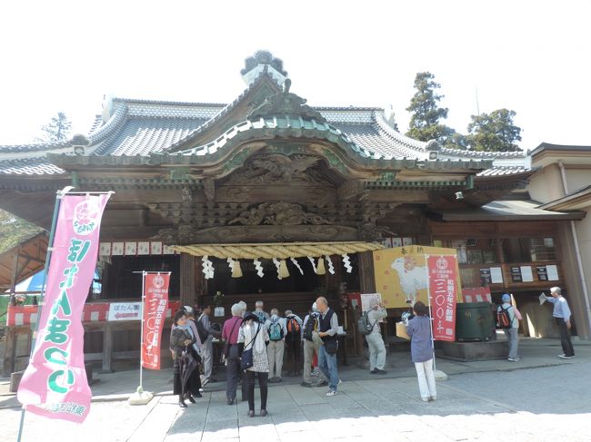 池袋から東上線快速で50分弱で東松山に着く。西口を出て5分も歩くと箭弓稲荷神社に着く。1300年の歴史があるという。