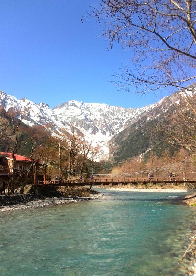 観光バスも数台だけで<br /><br />まだまだ観光客少ない方でした！<br /><br />でもGW はその数倍に<br /><br />なるんだろうなぁ〜<br /><br />でも素敵なとこなんでまだ上高地を<br /><br />訪れてない人には是非行ってもらいたい<br /><br />場所ですq(^-^q)