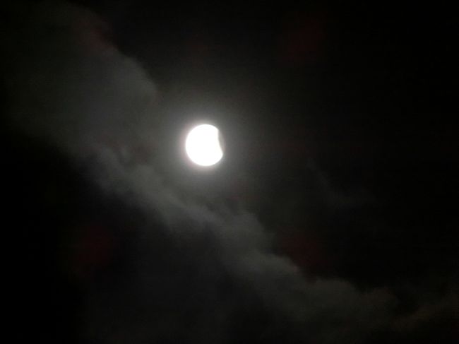 ホテルに着くころには皆既月食も終わりかかっていました〜