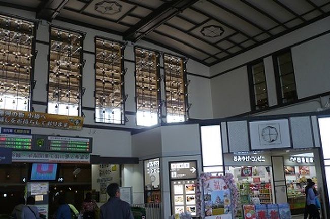 なぜ、小樽に魅了されるのか、<br />言葉にはできませんが、<br />私の育った、現住も港町だからか、<br />レトロな雰囲気が落ち着くのか、<br />ひとりブラブラの気まま旅が、とっても心地良かったです。<br />また、旅費の下がる頃、出かけたいと思ってます。<br />しかし、何であんなにもウニが甘いんだろ、<br />美味しくて美味しくて〜〜。<br />