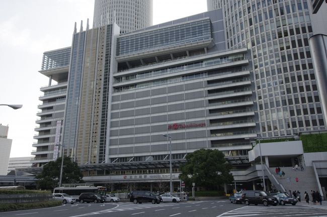 神戸でアーモンドフェスを楽しんだあと、<br />16時前、名古屋駅に到着。<br /><br />大阪、神戸と巡った18きっぷ旅も終盤。<br />最終目的地、愛知県では2つ行ってみたい所があった。<br /><br />そのうちの1つが名古屋。<br />名古屋には何度も行ったことがあるんだけど、<br />今回の目的は・・・