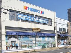 そこから、⑯「厚木東町商店街」を歩きました。全国の商店街と同様の「シャッター街」ですが、シャッターの上に当時を偲ぶ絵が描かれていました。その絵を楽しみながら、ゆっくり歩きました。