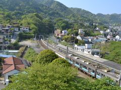 網代駅です。伊東線が見えます。