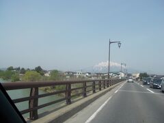 弘前市内から見る、岩木山