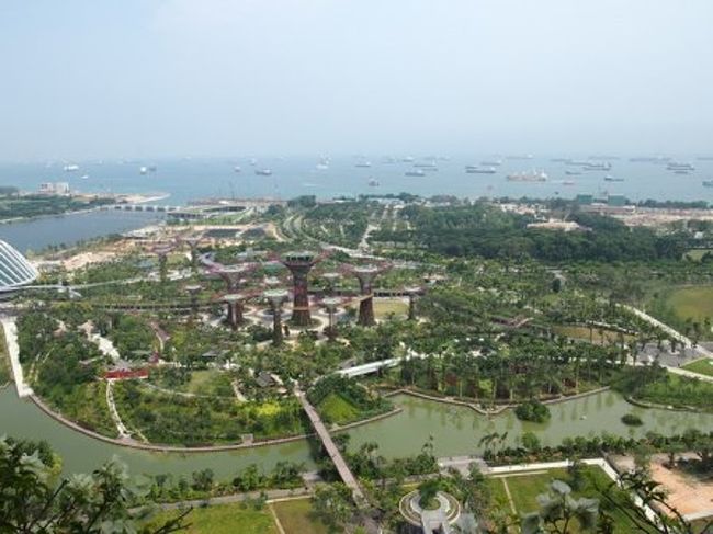 喫煙希望の場合はガーデンビューのお部屋になります。<br />狭小ベランダでタバコが喫煙可。<br /><br />ここの夜景（ライトアップ）が幻想的です。<br />マーライオンもいいけど、こっちもおすすめです。