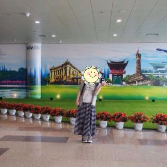 ハノイ・ノイバイ空港に到着！！<br /><br />到着記念にぱしゃり(・∀・)