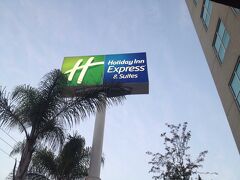 Queretaroのホテルは、Holiday Inn Express & Suites。

出発です。