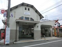 14:30
岸和田のひとつ手前‥蛸地蔵駅で下車しました。

大正14年に築かれた南欧風の駅舎です。
壁面に蛸地蔵縁起のステンドグラスがはめけまれています。
南海本線では大正以前の駅舎は数棟しか残っておらず、貴重な存在となっているそうです。
ちなみに私の地元の京浜急行には大正以前の駅舎は1軒もありません。
なんかスゲェと思いました。