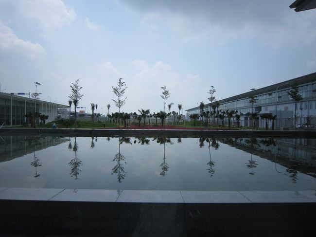 のんびりと荷物を待ちました。<br />周りの景色をパチリ。