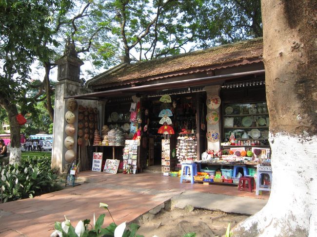 売店もありますが、買う気はないので、チラッと見るだけ。<br /><br /><br />