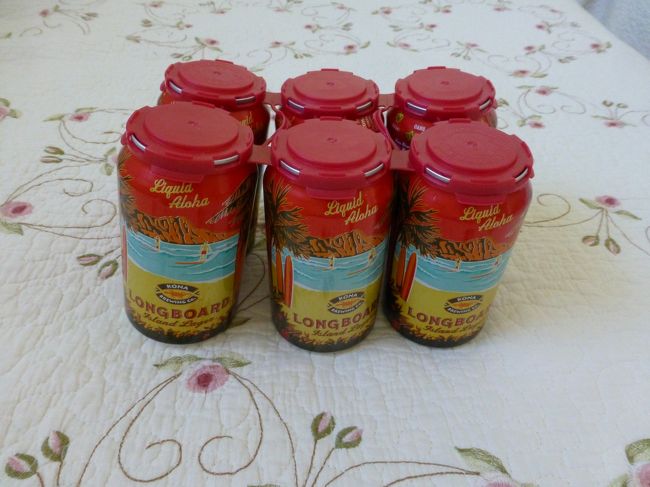 会社の同僚へのお土産はビール。<br /><br />ジャケ買いしたので、味は良く分からず。<br /><br />6本入りで10.99ドルでした。