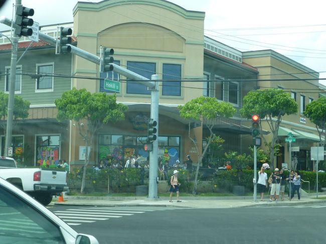 この時11時半頃。<br /><br />ブーツ＆キモズの行列が長くなっている〜。<br /><br />やっぱり朝イチに来るのがイチバンですね＾＾