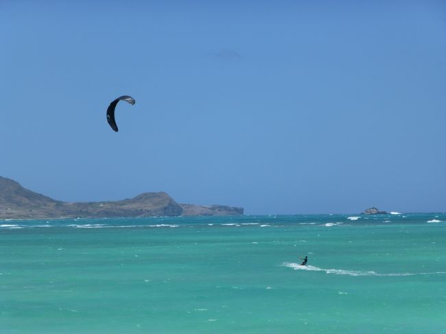 これなんていうのかな。<br /><br />ウィンドウサーフィンというか…。<br /><br />腹筋と腕力がすごく要りそう。<br />私には無理だ。