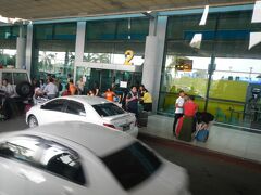 ヤンゴン国際空港に到着です。
e-VIZAでもすんなり入国できました。