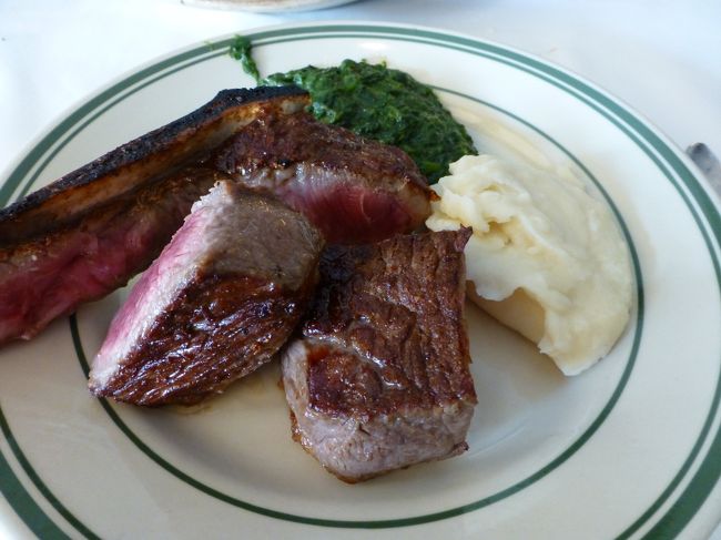 取り分けて頂きました〜。<br /><br />肉汁もかけて貰っていただきます！<br /><br />柔らかくて美味しい！！<br />写真見ているだけでもまた食べたいです。<br /><br />丸の内にもお店があるので、今度丸の内に行ってみようかな〜。<br />もちろんハッピーアワー狙いで！