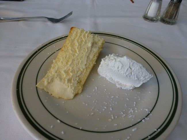 テイストオブニューヨークに付いてくるチーズケーキ。<br /><br />ねっとり系で美味しいチーズケーキでした。