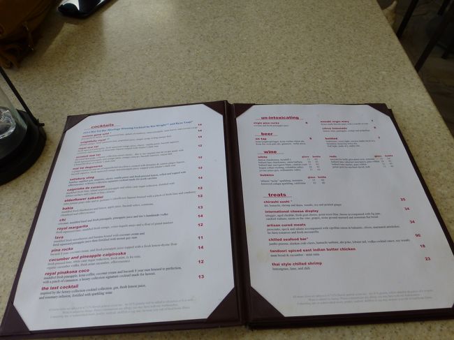 メニュー<br /><br />簡単な食事もできます。