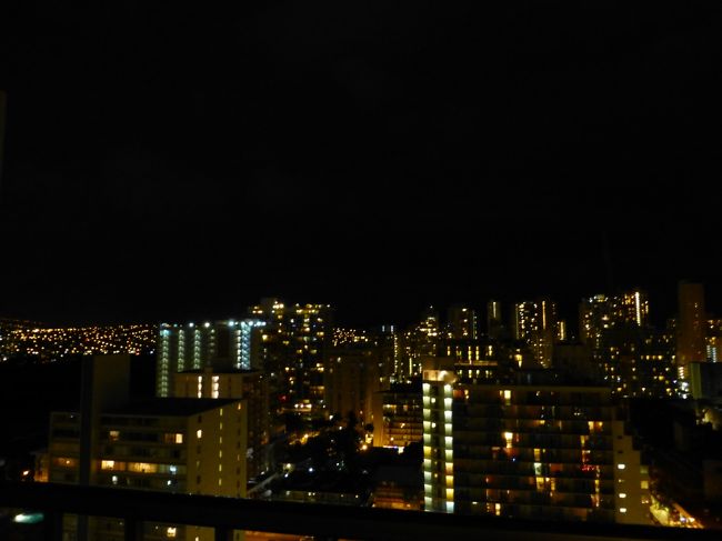 ラナイで夜景を見ながらこの日も夜が更けていきます〜。