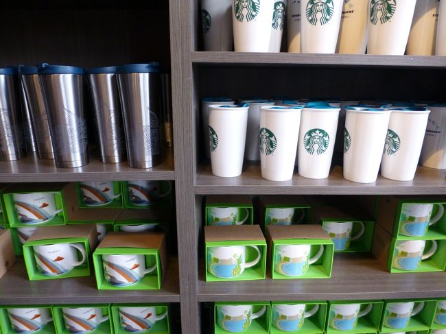 ハワイ限定のマグカップ買えば良かったなぁ。