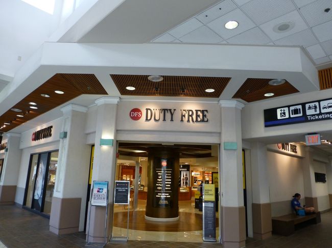 出国エリアの免税店。<br /><br />お酒買おうかと思ったけど、高かったから買わなかった〜。