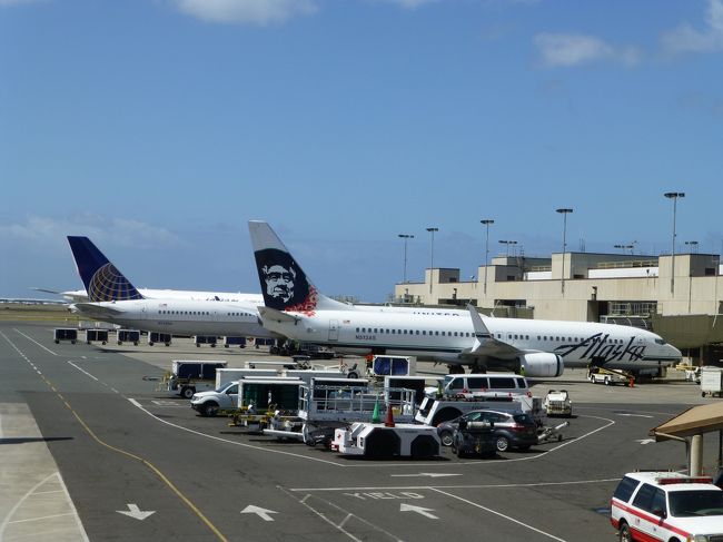 アラスカ航空<br /><br />この尾翼の男の人は誰かと検索したら、誰という訳ではないらしい。