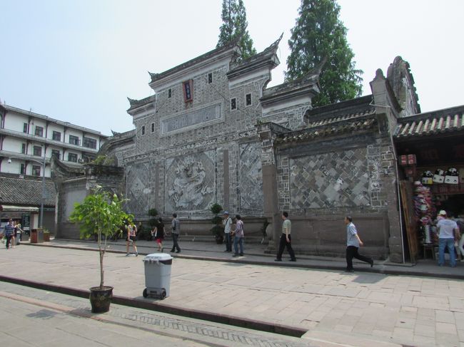 ありゃ？馬さんが言ってたのは、こっちの壁だったかな？<br />間違っていたらゴメンナサイ