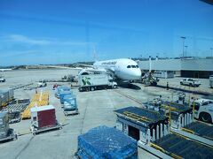 サンディエゴ空港に到着。

天気はカリフォルニアらしい晴天です。