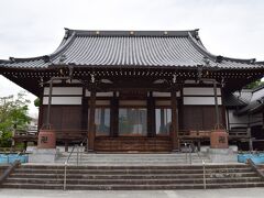 こちらは隣の善導寺。

浄土宗のお寺で本堂と庫裡が国登録有形文化財に指定されています。
