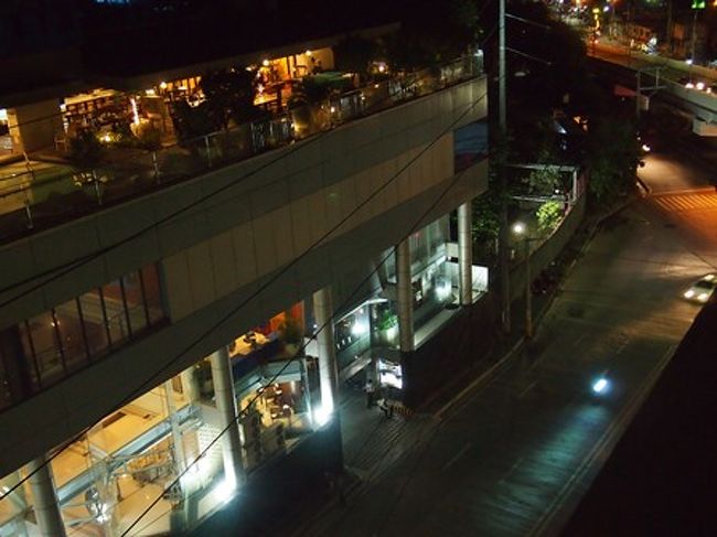 ホテルの部屋からの眺め。<br />シティホテルだし、こんなもんかな？