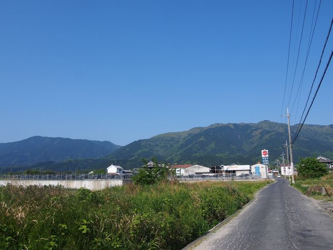 今日は雲一つない青空！<br /><br />すでに暑い・・・