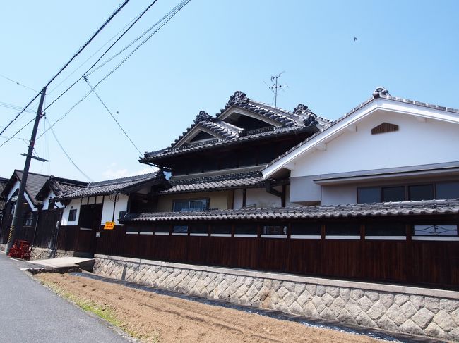 この辺りは写真のような大きくて立派な建物が多かったです。<br /><br />昔の趣を残していて素敵だなぁ。