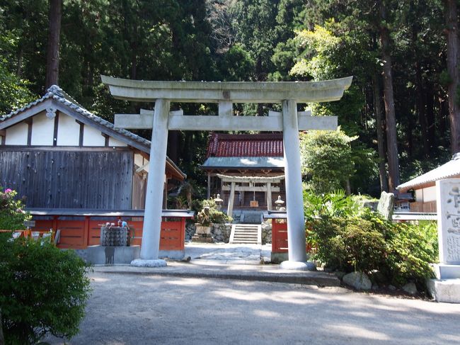 平地に出てから２〜３分。<br /><br />高天彦神社に到着！<br /><br />は〜辛かった！