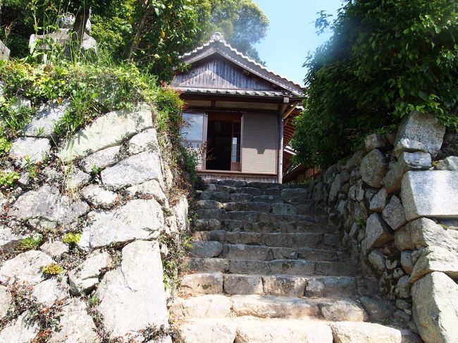 葛城古道最後のスポットは風の森神社。<br /><br />この石段を上がります。